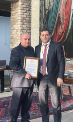 Глава Казбековского района удостоен благодарственного письма АПИ РД за вклад в реализацию муниципального инвестиционного стандарта