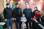 Главой Казбековского района вручены ордена Мужества семьям военнослужащих, погибших в ходе СВО