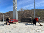 Культработники Казбековского района облагораживают территории памятников героям ВОВ ко Дню Победы