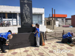 Культработники Казбековского района облагораживают территории памятников героям ВОВ ко Дню Победы