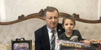 🎄 Гирисхан Гирисханов вручил новогодний подарок сыну участника СВО - Казбековский район